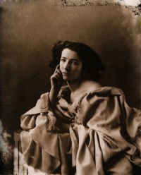 Imagem de Sarah Bernhardt por Felix Nadar