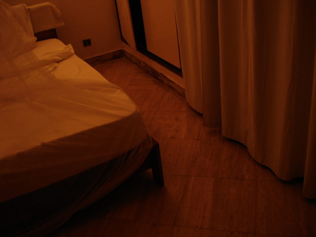 © Joaquim Paiva, quarto de hotel - 2008