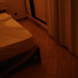 © Joaquim Paiva, quarto de hotel - 2008